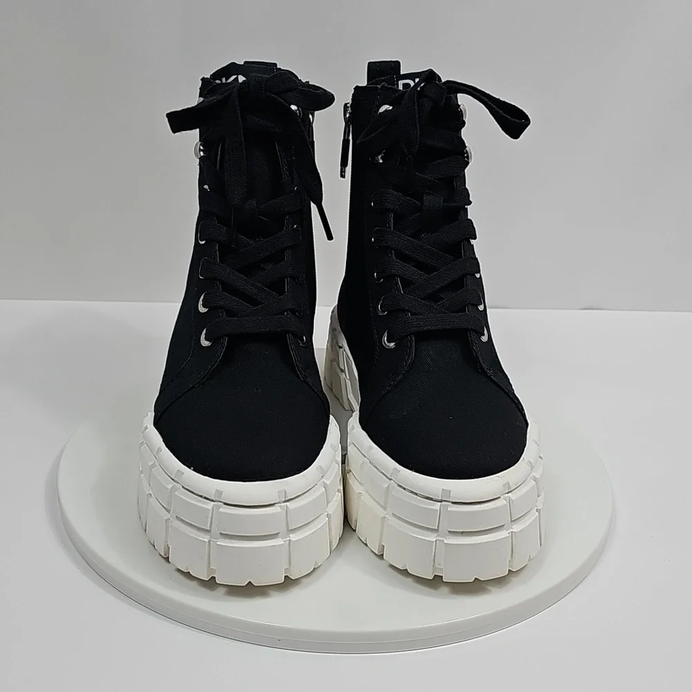 NIB DKNY Peri Black Platform High Top Sneaker Booties 7 Lace Up Edgy Streetwear
